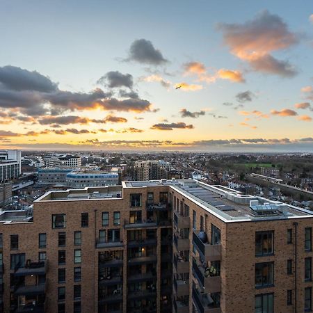 Sunset Retreat: Steps From Heathrow/Twickenham Apartment Hounslow Luaran gambar