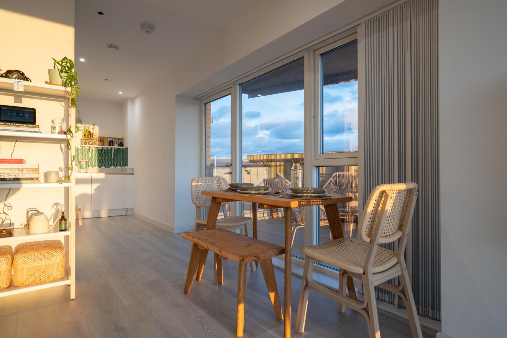 Sunset Retreat: Steps From Heathrow/Twickenham Apartment Hounslow Luaran gambar