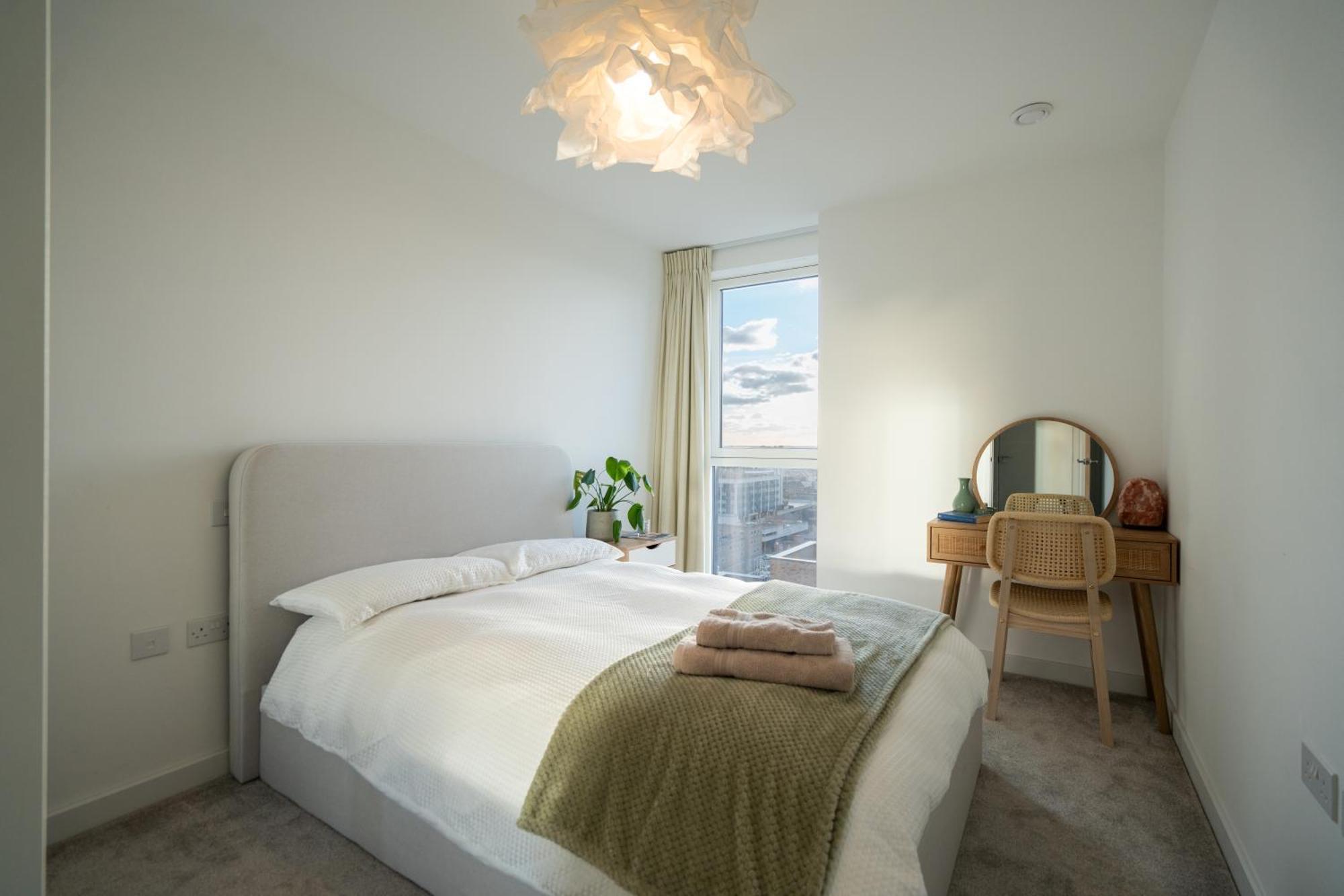 Sunset Retreat: Steps From Heathrow/Twickenham Apartment Hounslow Luaran gambar